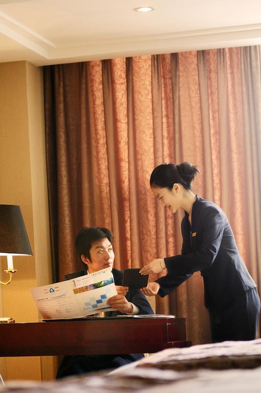 Forstar Hotel - North Renmin Road Chengdu Extérieur photo